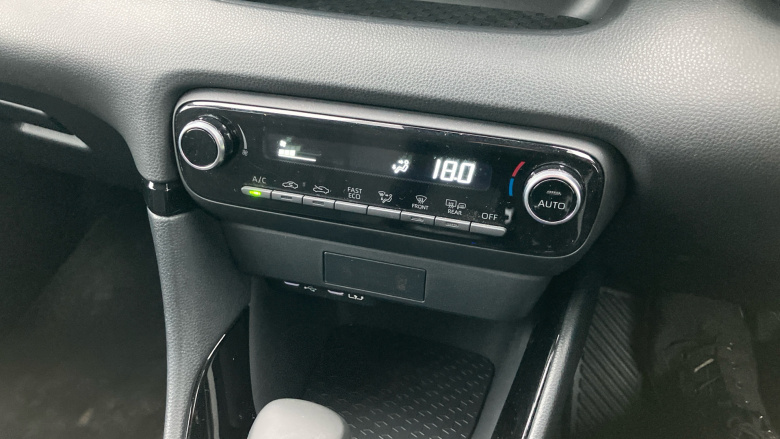 Toyota Yaris 1.5 Hybrid Design 5dr CVT Hybrid Hatchback